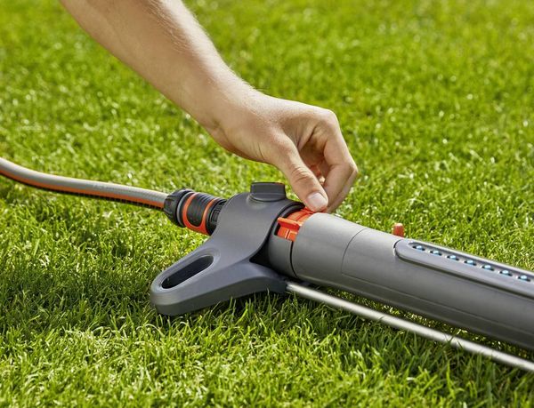 Produktbild: GARDENA 18710-20 AquaZoom S Viereckregner 9 - 150 m&sup2;