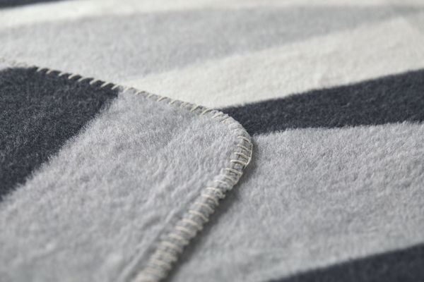 Produktbild: Wohndecke "abstrakte Formen" (GRS)