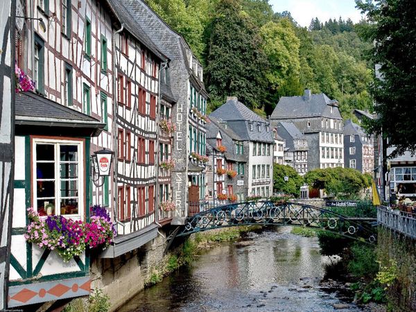 Produktbild: CALVENDO Puzzle Monschau | 1000 Teile Lege-Gr&ouml;&szlig;e 64x48cm Foto-Puzzle f&uuml;r gl&uuml;ckliche Stunden