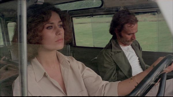Produktbild: HITCH HIKE: Wenn Du krepierst &ndash; lebe ich! - 2-Disc Mediabook Cover B (Blu-ray + DVD) Limited 250 Edition &ndash; Uncut
