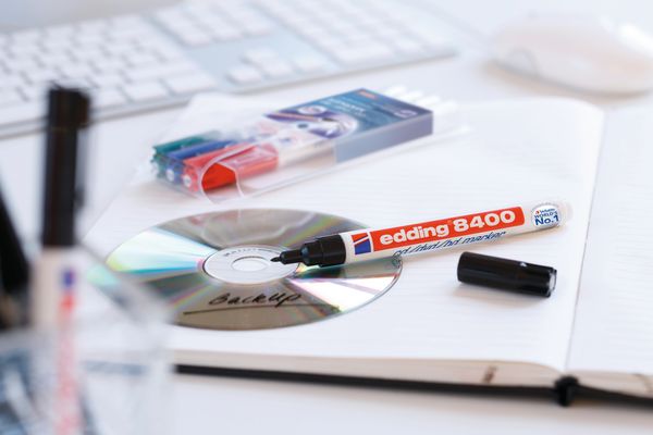 Produktbild: EDDING&reg; CD/DVD/BD Marker 8400, 4er Etui (rot, blau, gr&uuml;n, schwarz) Kartonetui
