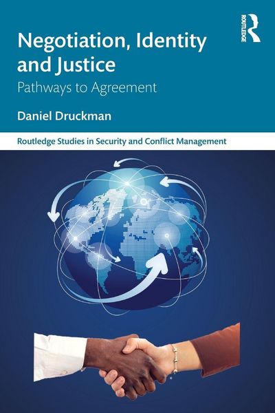 Produktbild: Negotiation, Identity and Justice