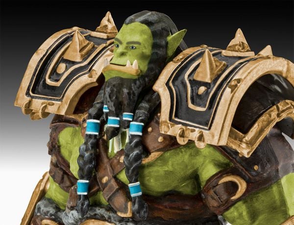 Produktbild: Geschenkset World of Warcraft Thrall, Revell Modellbausatz mit Basiszubeh&ouml;r