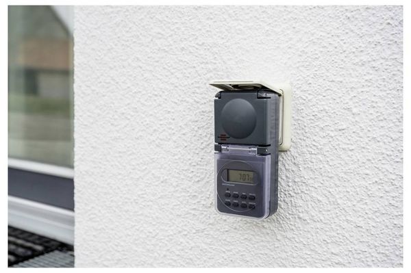 Produktbild: Brennenstuhl 1506706 Steckdosen-Zeitschaltuhr digital Wochenprogramm IP44 EIN/AUS-Programm, Sommer-/Winterzeitumstellung, Zufallsfunktion