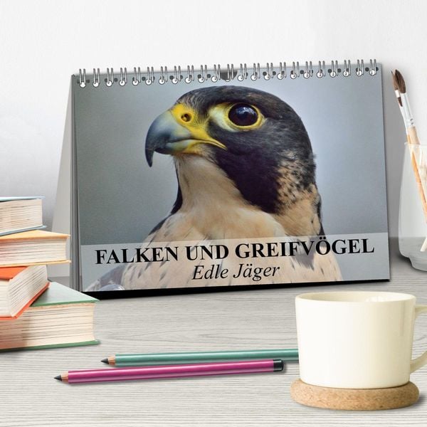 Produktbild: Falken und Greifv&ouml;gel. Edle J&auml;ger (Tischkalender 2026 DIN A5 quer), CALVENDO Monatskalender