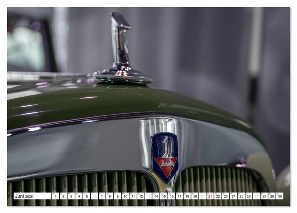 Produktbild: Legend&auml;re K&uuml;hlerfiguren &ndash; Zeitreise in Chrom und Glanz (Tischkalender 2026 DIN A5 quer), CALVENDO Monatskalender