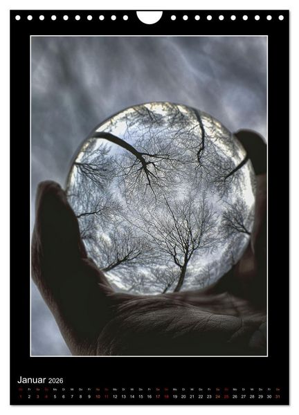 Produktbild: Momente aus Glas &ndash; Glaskugelfotografie (Wandkalender 2026 DIN A4 hoch), CALVENDO Monatskalender