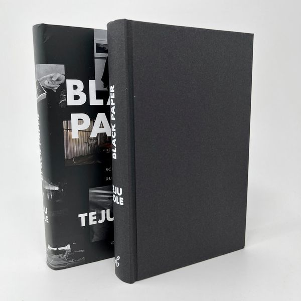 Produktbild: Black Paper