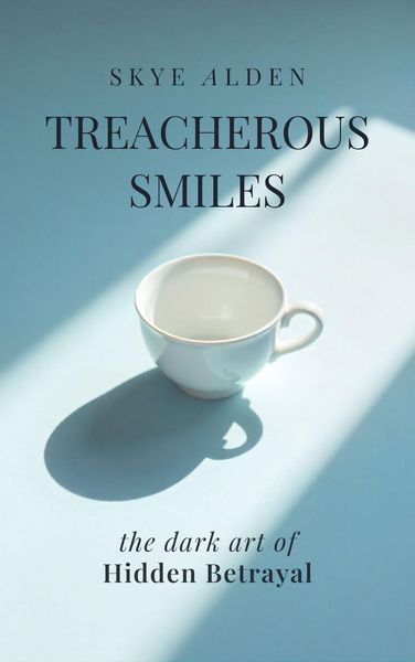 Produktbild: Treacherous Smiles
