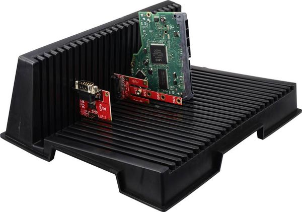 Produktbild: TRU COMPONENTS ESD-Platinenhalter (L x B x H) 26.5 x 20.5 x 9.5mm ableitf&auml;hig