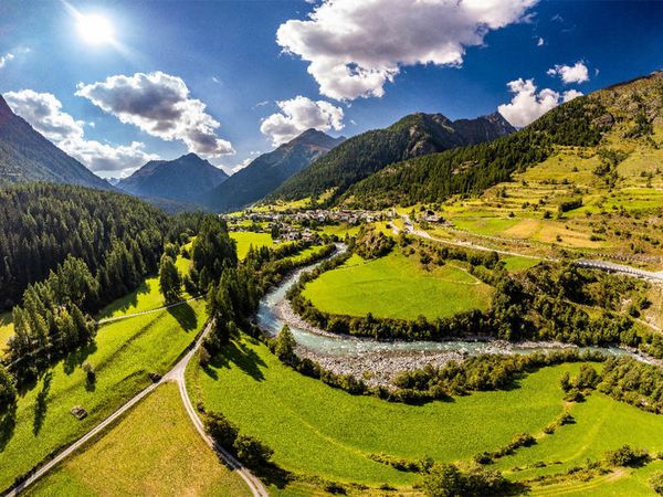 Produktbild: CALVENDO Puzzle Lavin am Inn im Unterengadin | 1000 Teile Lege-Gr&ouml;&szlig;e 64x48cm Foto-Puzzle f&uuml;r gl&uuml;ckliche Stunden