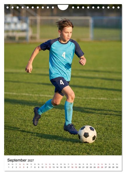 Produktbild: Am Ball Junior - Junge Kicker - Gro&szlig;e Momente (Wandkalender 2027 DIN A4 hoch), CALVENDO Monatskalender