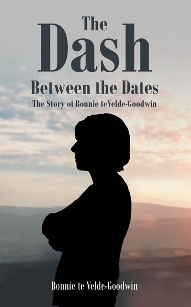 Produktbild: The Dash Between the Dates