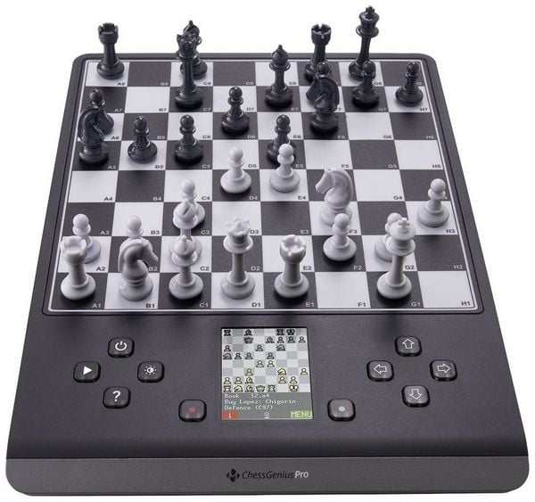 Produktbild: Millennium Schachcomputer ChessGenius Pro