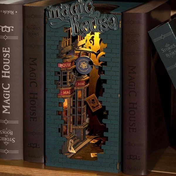 Produktbild: Book Nook DIY B&uuml;cherecke Magic House