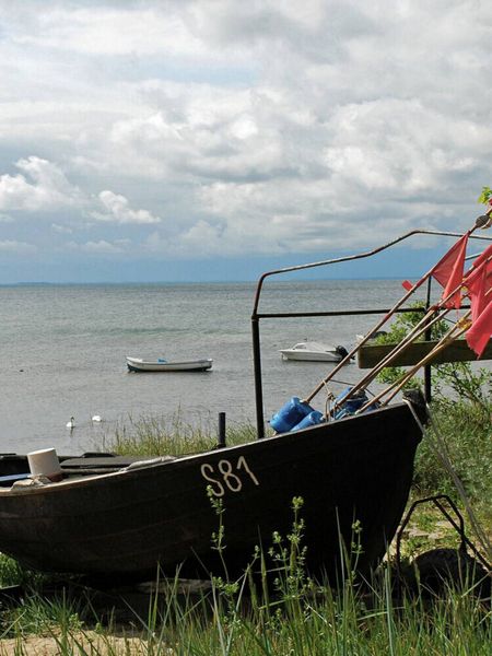 Produktbild: CALVENDO Puzzle Fischerboot am G&ouml;hrenner Strand | 1000 Teile Lege-Gr&ouml;&szlig;e 64x48cm Foto-Puzzle f&uuml;r gl&uuml;ckliche Stunden