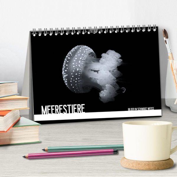 Produktbild: Meerestiere Bilder in Schwarz Weiss (Tischkalender 2026 DIN A5 quer), CALVENDO Monatskalender