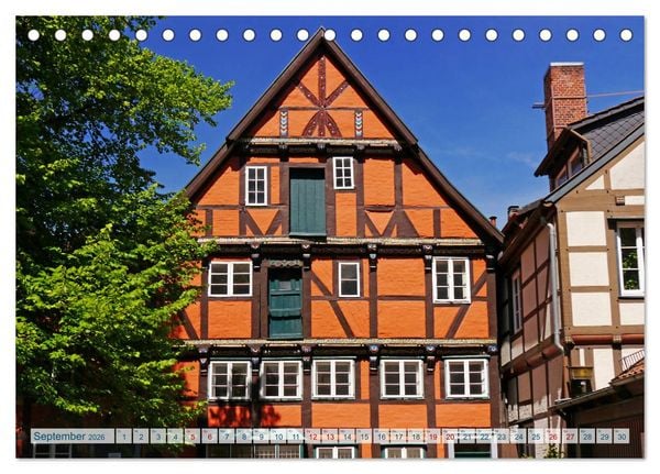 Produktbild: Hansestadt Uelzen. Fachwerk, Kunst und ein ber&uuml;hmter Bahnhof (Tischkalender 2026 DIN A5 quer), CALVENDO Monatskalender