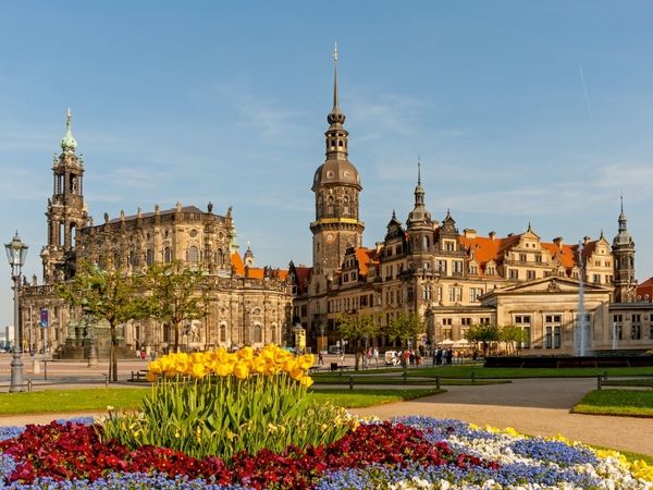 Produktbild: CALVENDO Puzzle Hofkirche und Residenzschloss Dresden | 1000 Teile Lege-Gr&ouml;&szlig;e 64x48cm Foto-Puzzle f&uuml;r gl&uuml;ckliche Stunden