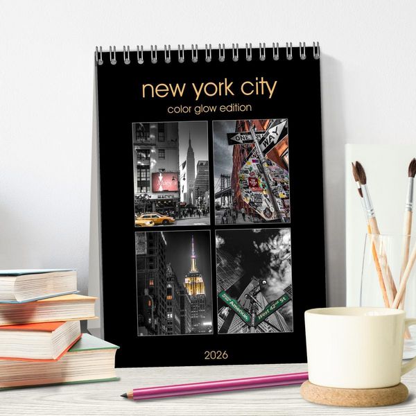 Produktbild: New York City - Color Glow Edition (Tischkalender 2026 DIN A5 hoch), CALVENDO Monatskalender