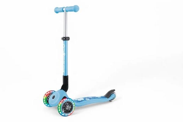 GLOBBER JUNIOR FOLDABLE FANTASY LIGHTS pastellblau-Flowers, mit Leuchtrollen
