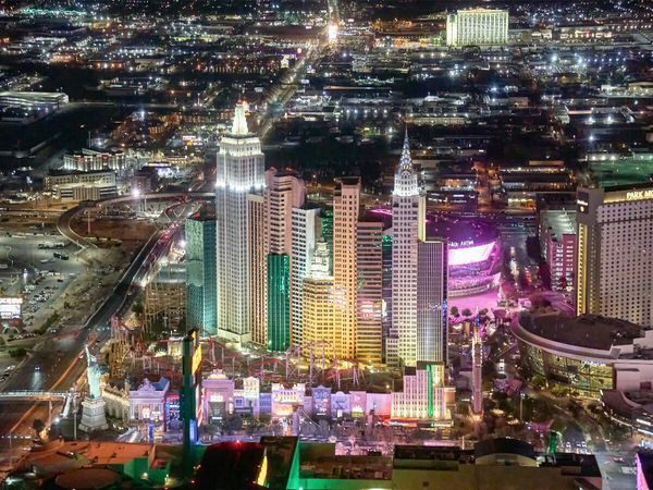 Produktbild: CALVENDO Puzzle Las Vegas Skyline bei Nacht | 1000 Teile Lege-Gr&ouml;&szlig;e 64x48cm Foto-Puzzle f&uuml;r gl&uuml;ckliche Stunden