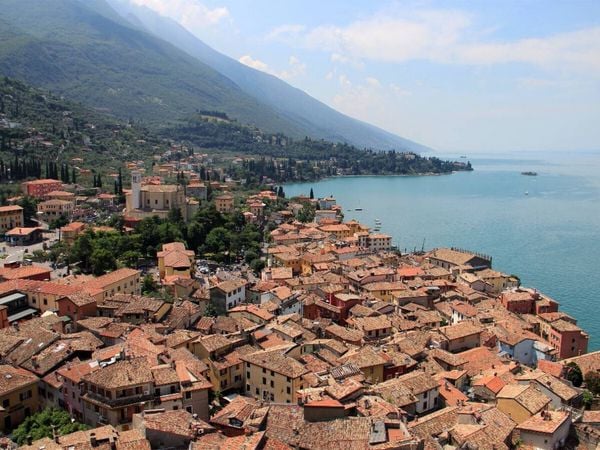 Produktbild: CALVENDO Puzzle Malcesine | 1000 Teile Lege-Gr&ouml;&szlig;e 64x48cm Foto-Puzzle f&uuml;r gl&uuml;ckliche Stunden