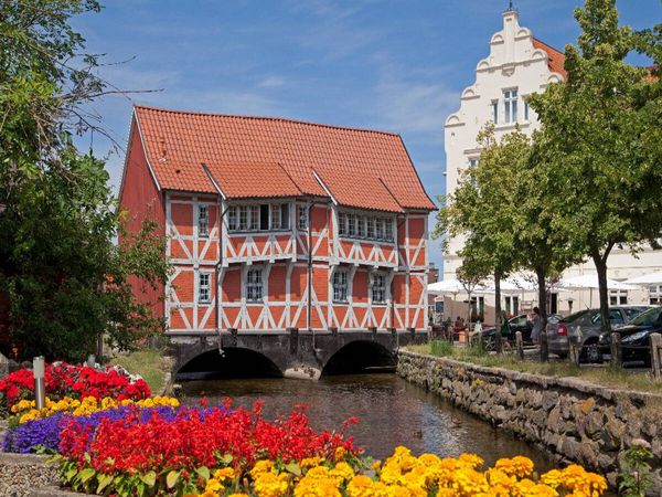 Produktbild: CALVENDO Puzzle Fachwerkhaus "Gew&ouml;lbe", Wismar | 1000 Teile Lege-Gr&ouml;&szlig;e 64x48cm Foto-Puzzle f&uuml;r gl&uuml;ckliche Stunden