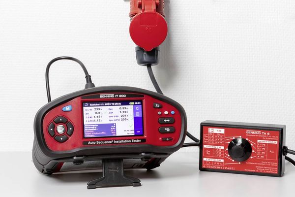 Produktbild: Benning IT 200 Installationstester VDE-Norm 0100-600, 0105-100