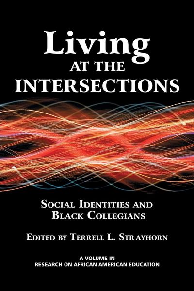 Produktbild: Living at the Intersections