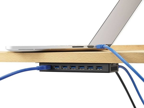 Produktbild: Renkforce RF-3955359 USB-Hub 7 Port USB-A USB 3.0 5 GBit/s zur Wandmontage, Metallgeh&auml;use Schwarz RF-3955359