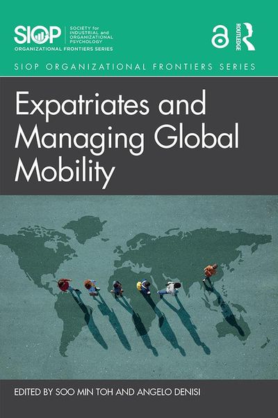 Produktbild: Expatriates and Managing Global Mobility