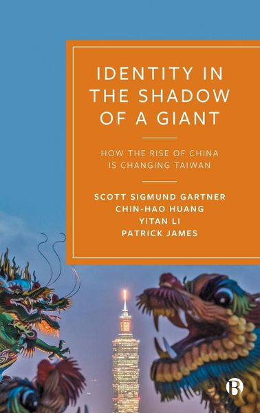 Produktbild: Identity in the Shadow of a Giant