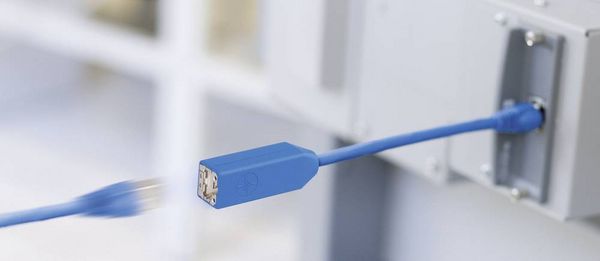 Produktbild: Teleg&auml;rtner RJ45 Netzwerk Adapter [1x RJ45-Stecker - 1x RJ45-Buchse] 20.00 cm Blau
