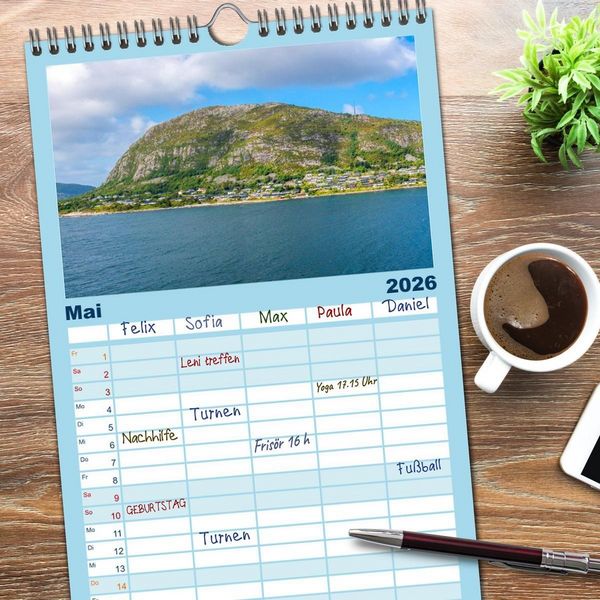 Produktbild: Familienplaner 2026 - Fjorde & Felsen &ndash; Norwegens wilde Seele mit 5 Spalten (Wandkalender, 21 x 45 cm) CALVENDO