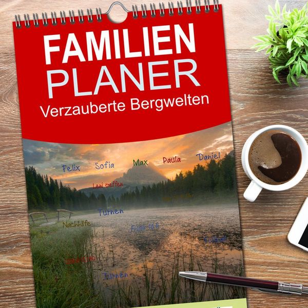 Produktbild: Familienplaner 2026 - Verzauberte Bergwelten mit 5 Spalten (Wandkalender, 21 x 45 cm) CALVENDO
