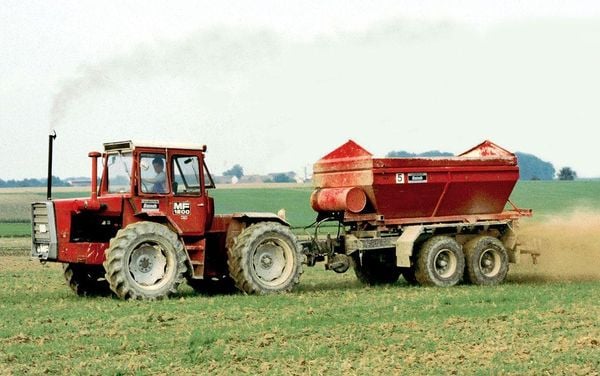 Produktbild: Jahrbuch Traktoren 2022