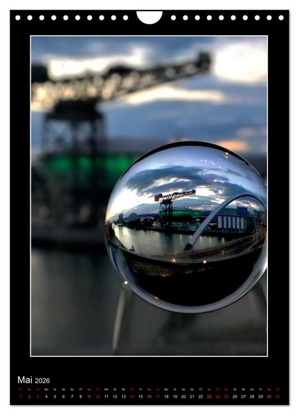 Produktbild: Momente aus Glas &ndash; Glaskugelfotografie (Wandkalender 2026 DIN A4 hoch), CALVENDO Monatskalender