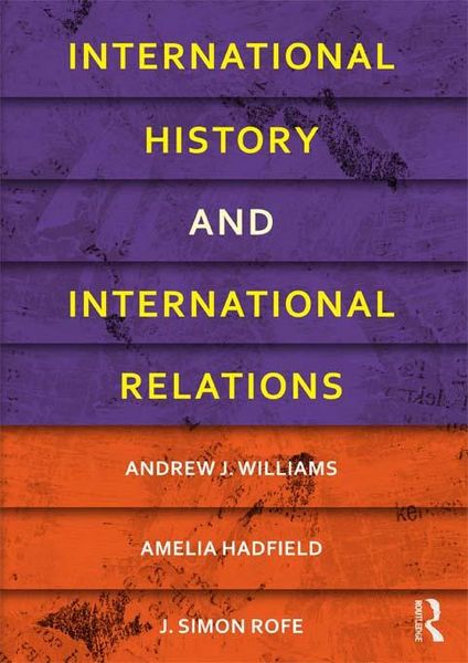 Produktbild: International History and International Relations