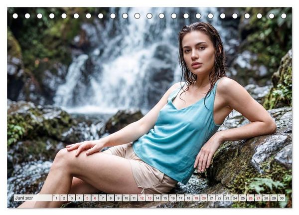 Produktbild: Zeitlose Sch&ouml;nheit - Frauen in der Natur (Tischkalender 2027 DIN A5 quer), CALVENDO Monatskalender