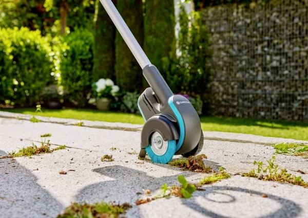 GARDENA EasyWeed 1800/18V P4A Ready-To-Use-Set 14820-20 Fugenbürste 18V