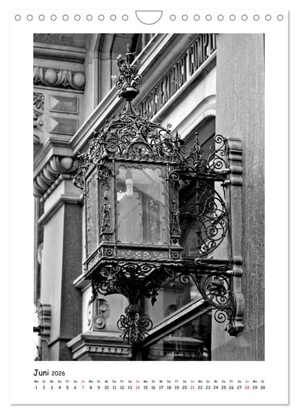 Produktbild: Stra&szlig;enlaternen Monochrom (Wandkalender 2026 DIN A4 hoch), CALVENDO Monatskalender