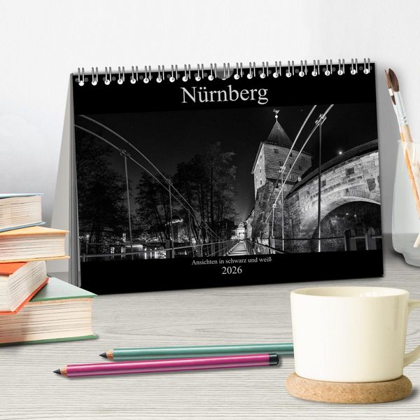 Produktbild: N&uuml;rnberg - Ansichten in schwarz und wei&szlig; (Tischkalender 2026 DIN A5 quer), CALVENDO Monatskalender