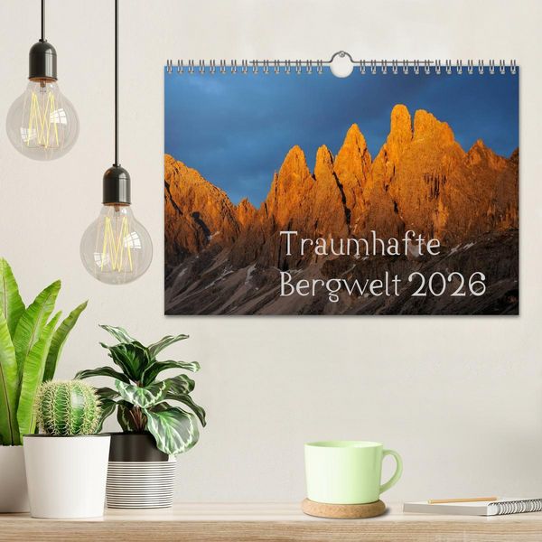 Produktbild: Traumhafte Bergwelt Kalender (Wandkalender 2026 DIN A4 quer), CALVENDO Monatskalender