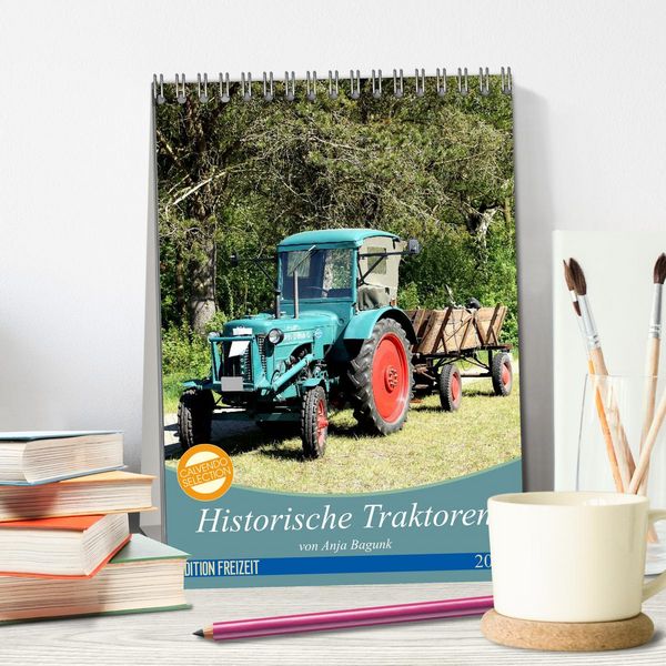 Produktbild: Historische Traktoren (Tischkalender 2026 DIN A5 hoch), CALVENDO Monatskalender