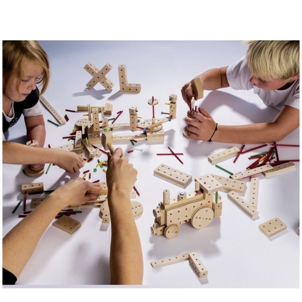 Matador Explorer E099 – Kit Di Costruzione In Legno Per Bambini Dai 5 Anni, 99 Pezzi Con Martello E Pinza, Gioco Creativo Fai-da-te In Legno Di Faggio Austriaco PEFC, Senza Sostanze Tossiche - 4