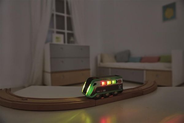 Produktbild: Hape E3762 - Nacht Rundfahrt, Eisenbahn, Schienen, Eisenbahnwelt
