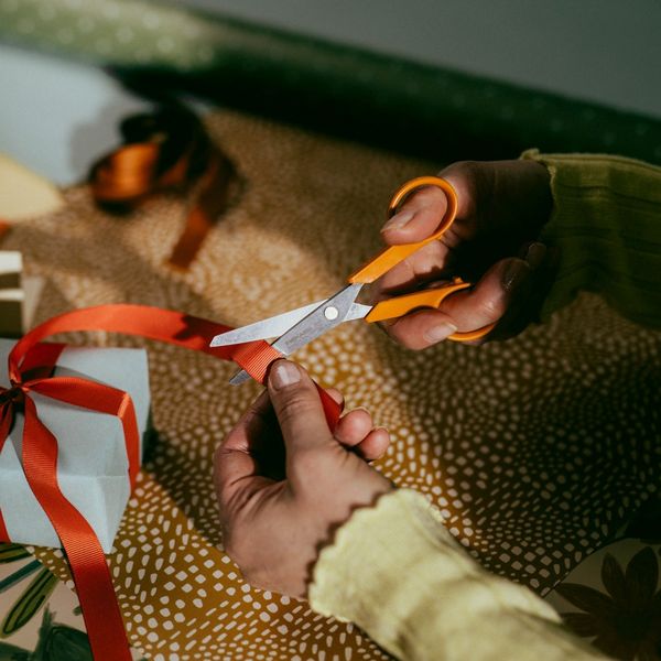 Produktbild: Fiskars Universalschere Basteln Classic Papierschere, Rechts- & Linksh&auml;nder