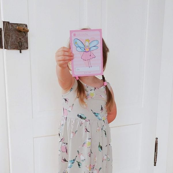 Produktbild: 12 Einladungskarten Geburtstag M&auml;dchen (Feen). Handgemachte Einladungskarten Kindergeburtstag incl. 12 liebevollen Hand designten Briefumschl&auml;gen. Verpackt in einer wundervollen hochwertigen Karton Box. By Lisa Wirth
