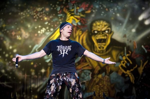 Produktbild: Iron Maiden: Burning Ambition - Steelbook (4K-UHD+Blu-ray)